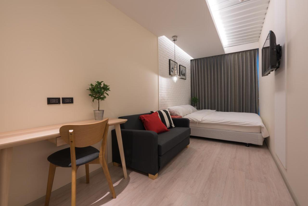 Sleep Box Sukhumvit 22 Hostel Bangkok Exterior photo