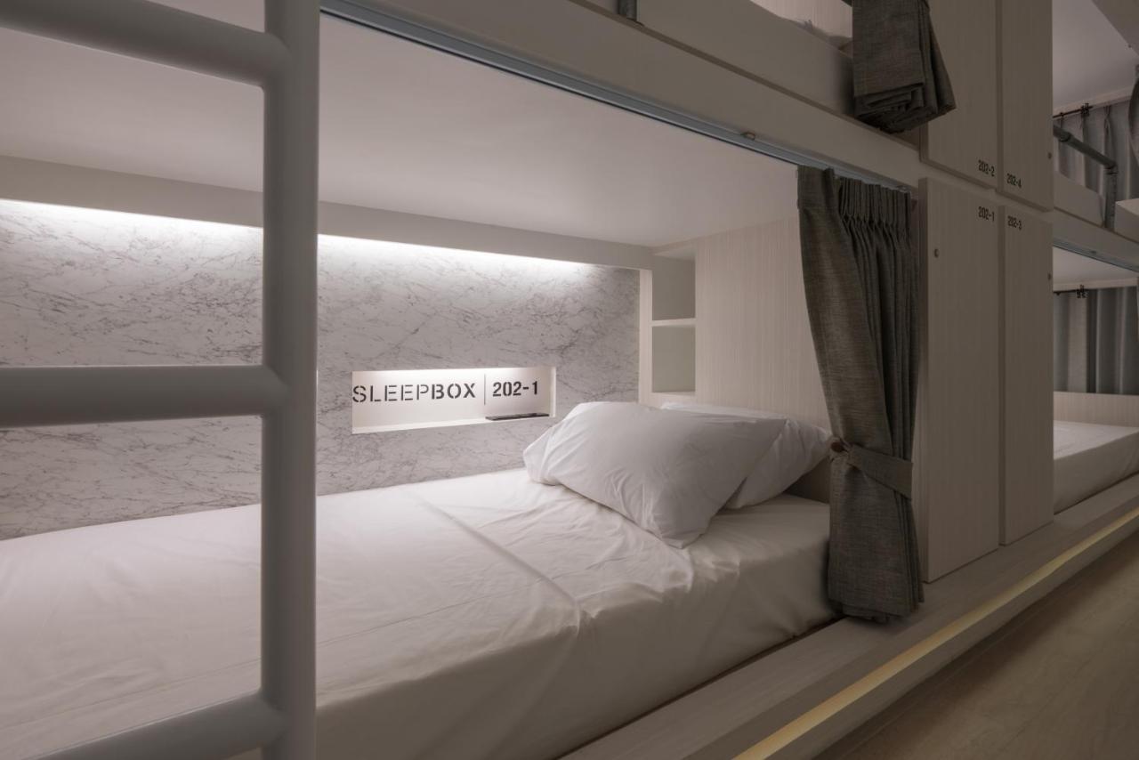 Sleep Box Sukhumvit 22 Hostel Bangkok Exterior photo